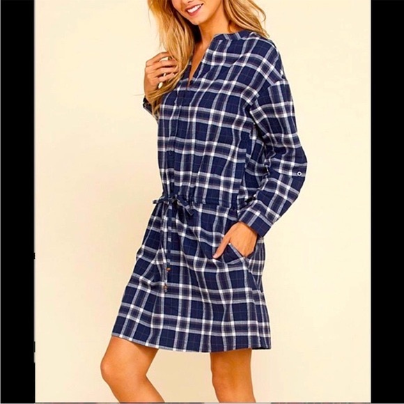 Annabelle Dresses & Skirts - Annabelle navy white gray flannel plaid pocket shirt dress size Large